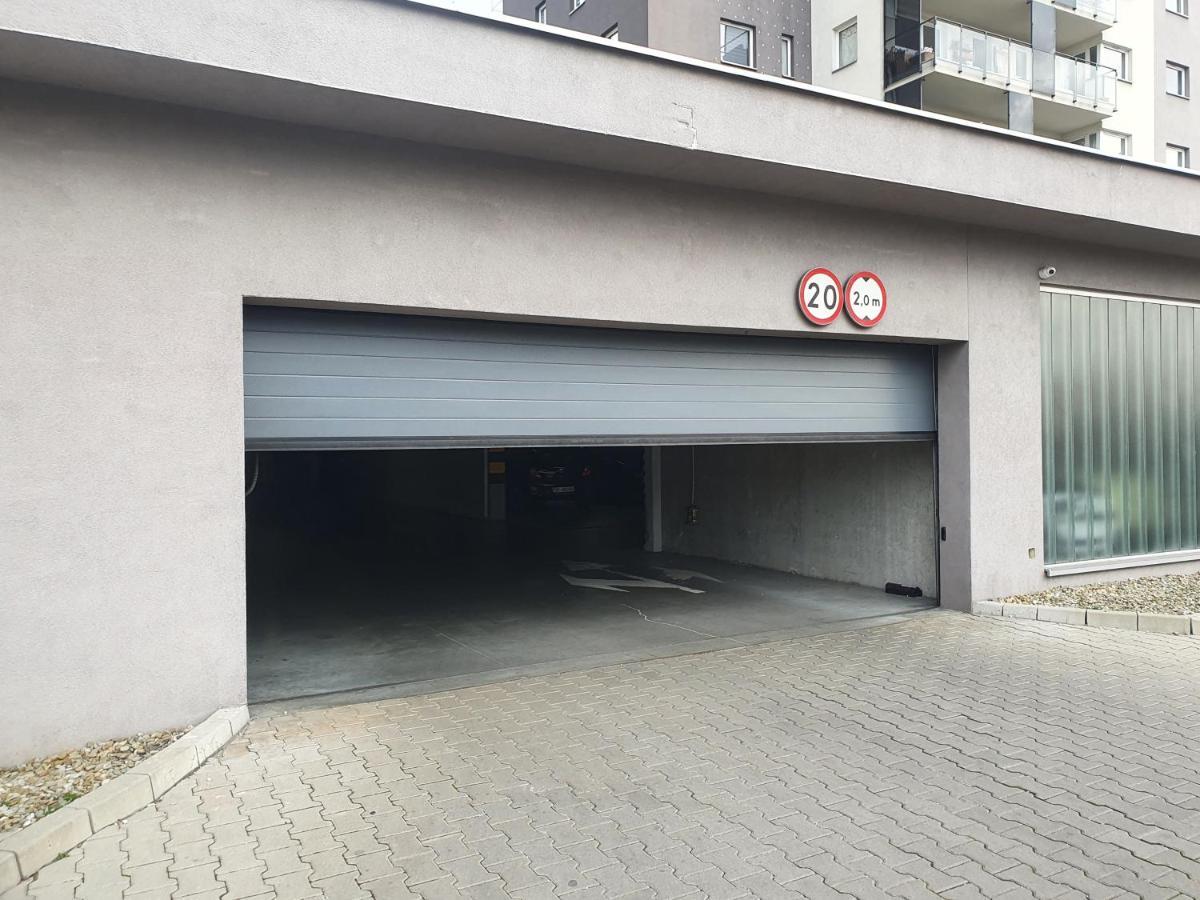 Apartament Wsrod 1000Cy Swiatel - Z Parkingiem W Hali Garazowej- Duzy Balkon Z Lezakami - Piekny Widok Noca Na Panorame Tysiaclecia Катовіце Екстер'єр фото