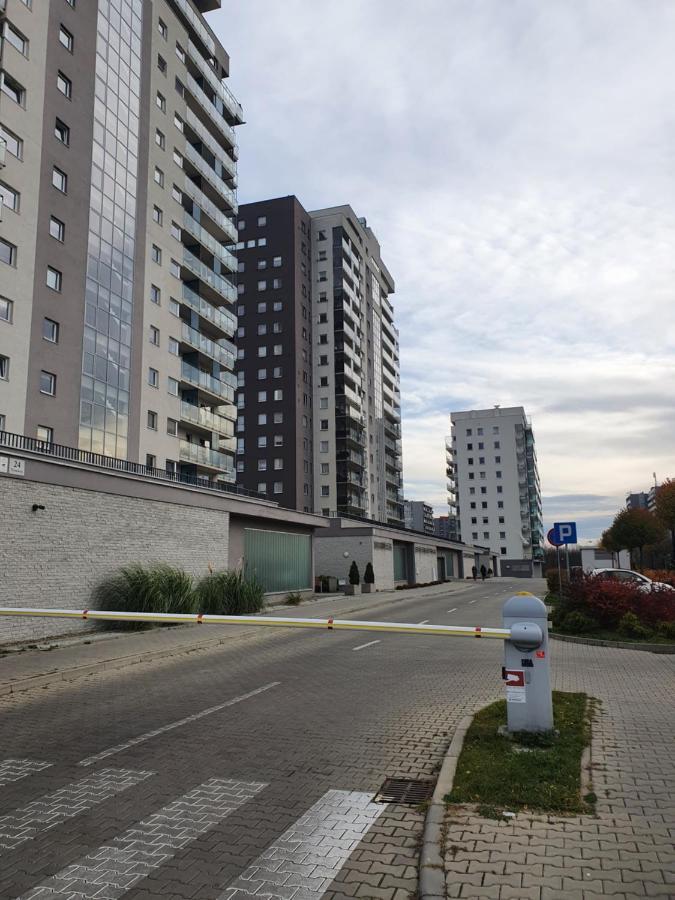 Apartament Wsrod 1000Cy Swiatel - Z Parkingiem W Hali Garazowej- Duzy Balkon Z Lezakami - Piekny Widok Noca Na Panorame Tysiaclecia Катовіце Екстер'єр фото