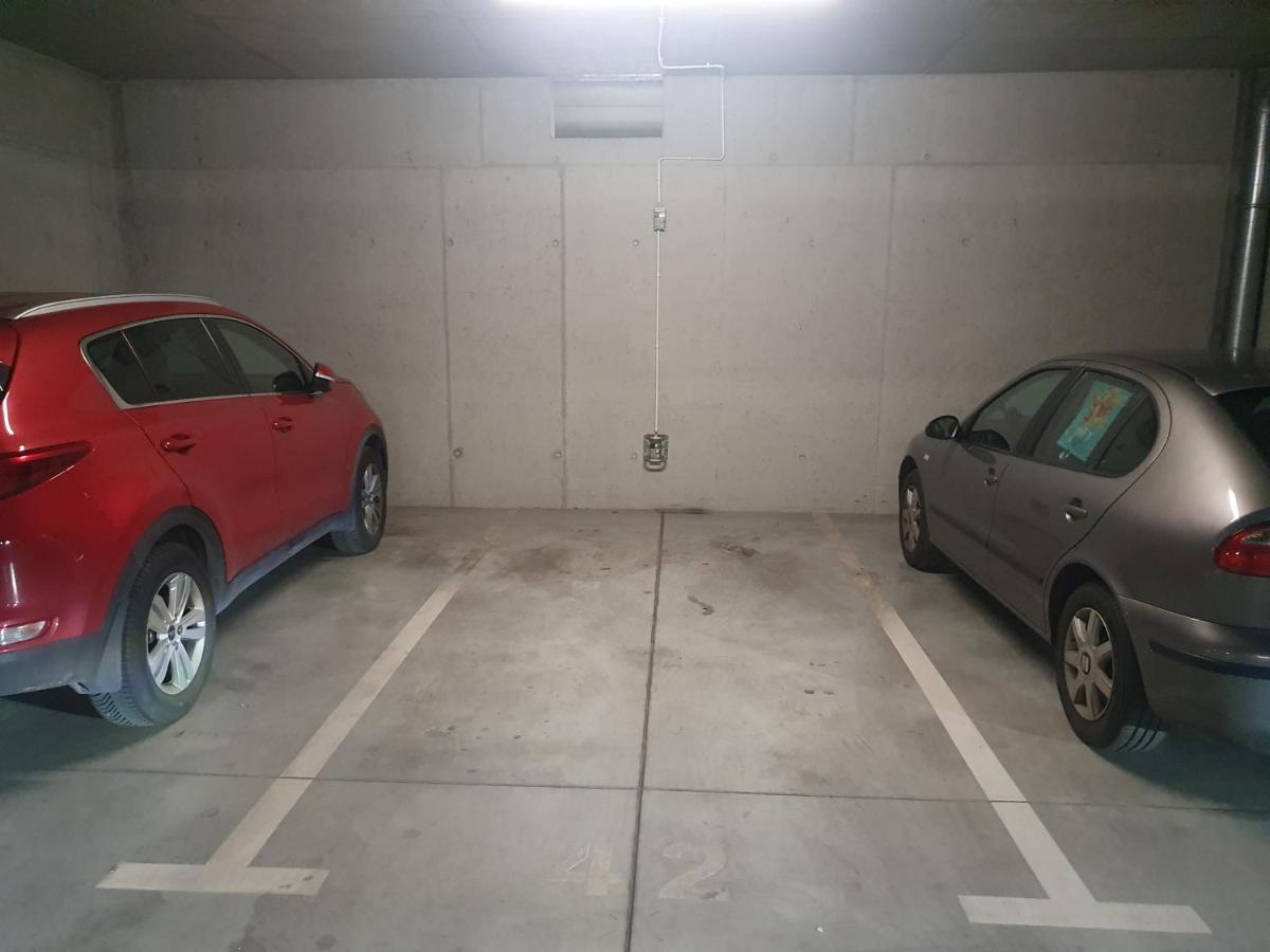 Apartament Wsrod 1000Cy Swiatel - Z Parkingiem W Hali Garazowej- Duzy Balkon Z Lezakami - Piekny Widok Noca Na Panorame Tysiaclecia Катовіце Екстер'єр фото